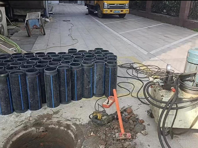 石峰PE置换管厂家 DN315置换管 非开挖管短管置换